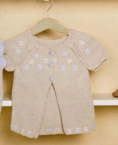 Çiçek İşlemeli Kız Bebek Örgü Yelek Modeli