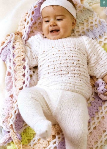 Patikli Beyaz Renkli Bebek Pantolon Modeli