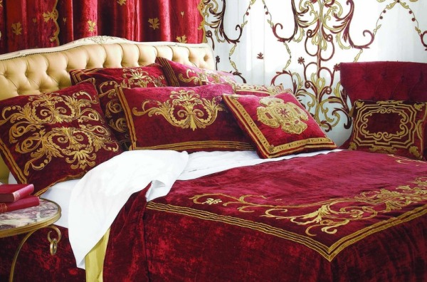 English Home Kadife Bordo Yatak Örtüsü