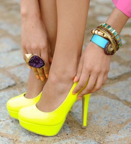 neon sarı kapalı platformlu ayakkabı