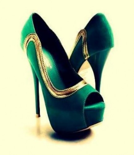 yeşil dore detylı pşatformlu ayakkabı modeli