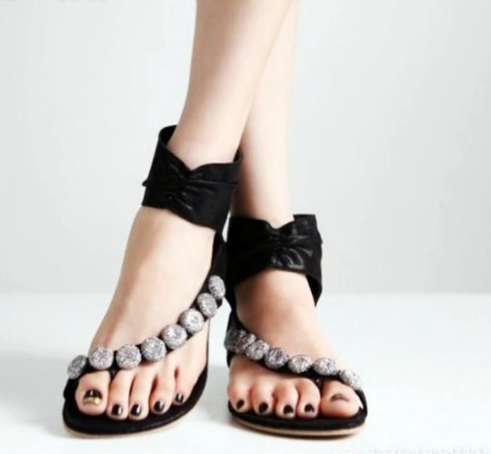 siyah kelebek tokalı taşlı babet modeli