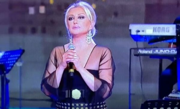Muazzez Ersoy canlı yayında TRT’ye isyan etti