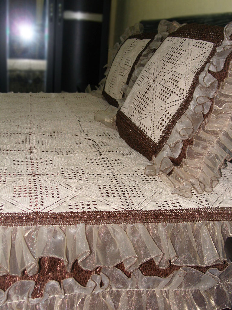 Dantel işlemeli tüllü yatak örtüsü modelleri