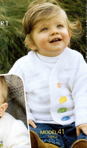 Beyaz Renkli Erkek Bebek Örgü Hırka Modeli