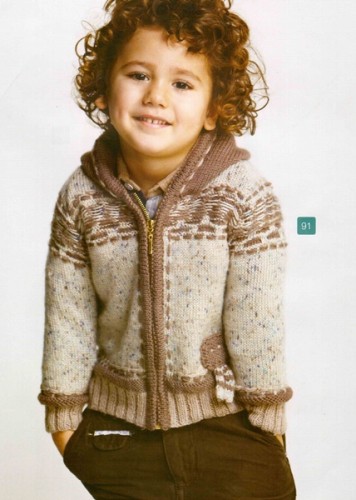 Modelli Kapüşonlu Erkek Çocuk Hırka Örneği