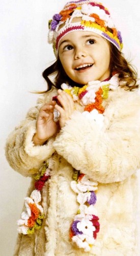 Tığ İşi Gökkuşağı Renkli Atkı ve Bere Modeli