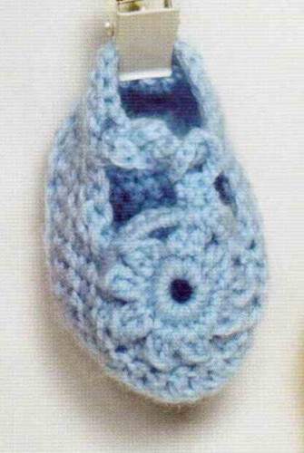 Tığ İşi Motifli Örgü Bebek Patiği Modeli