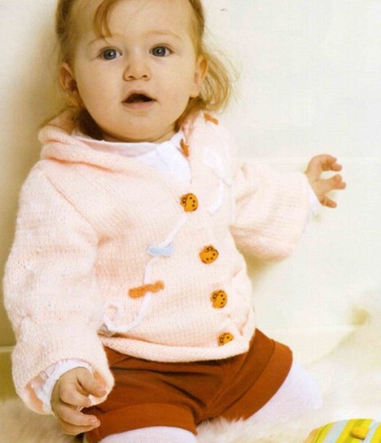 Kapüşonlu Süslü Kız Bebek Hırka Modeli