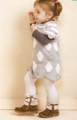 Etek Uçları Oval Modelli Çocuk Elbise Örneği