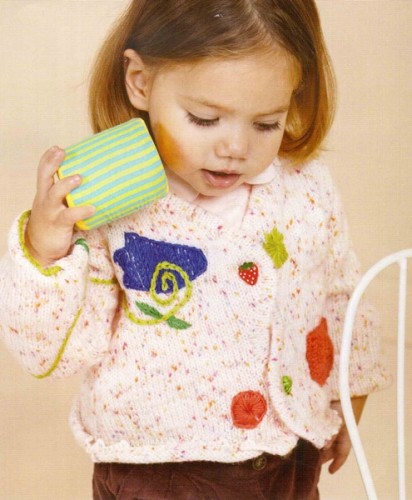 Üzeri İşlemeli Değişik Kız Çocuk Hırka Modeli