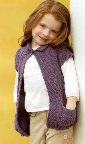 Burgu Modelli Tek Düğmeli Çocuk Yelek Örneği