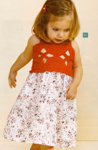 Tığ İşi Kırmızı Renkli Örgü ve Kumaş Çocuk Elbise Modeli
