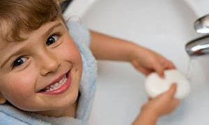 Çocuklarımızı el yıkamaya alıştırmalıyız