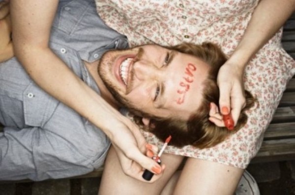 İnternet Üzerinden Ruhunu Satıyor!