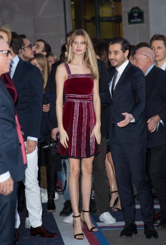 Elbiselerinin Azizliğine Uğrayan Ünlüler!