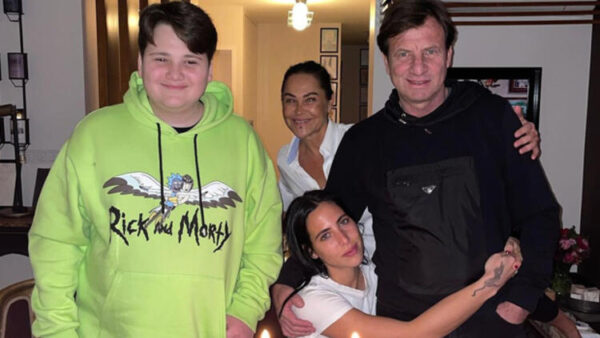 Hülya Avşar ve Kaya Çilingiroğlu, kızları Zehra’nın 23’üncü yaşını birlikte kutladı