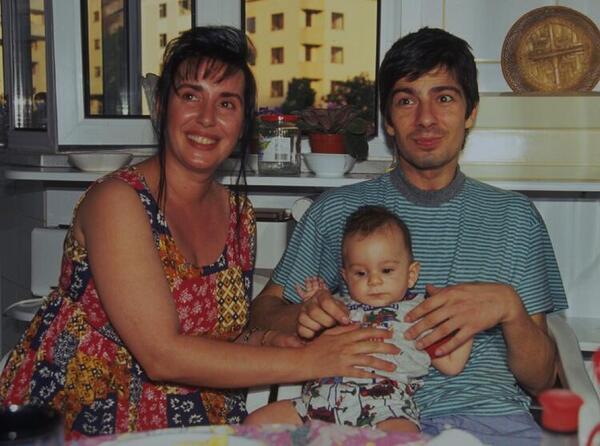 PERİHAN SAVAŞ’IN OĞLU SAVAŞ BABASININ KOPYASI