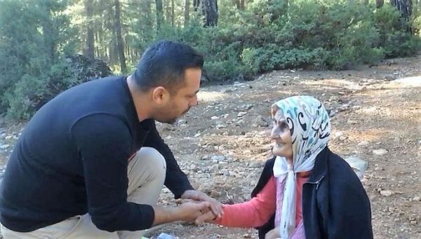 ‘Allah’ diyerek doğruldu! Ölüm haberi çeken gazeteciler şoke oldu!