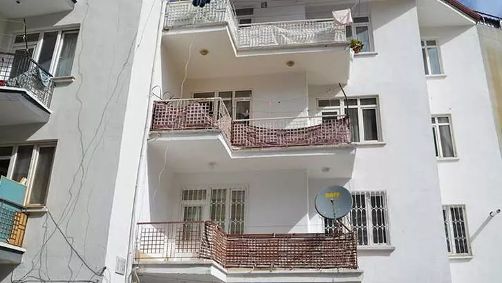 Afgan aile, cenazeleri alan olmazsa kimsesizler mezarlığına defnedilecek