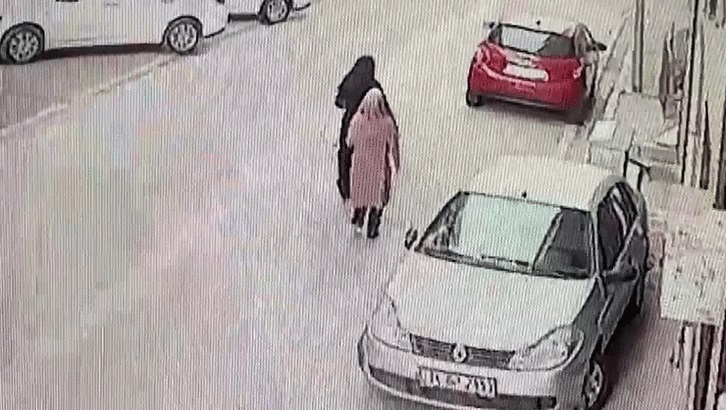 Doktoru ‘şok geçirmesi lazım’ dedi, çareyi kurusıkı tabanca ile ateş etmekte buldular
