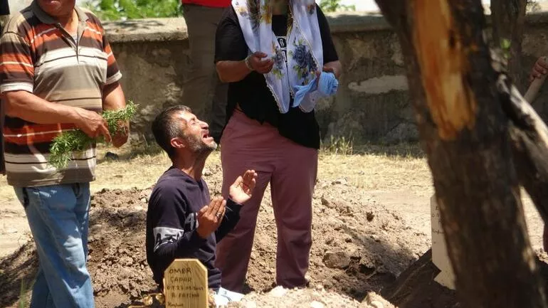 18 yaşındaki İrem Evren’i öldüren damadına mesaj atmış! Cenazede feryat etti: ‘Özür dilerim annem’