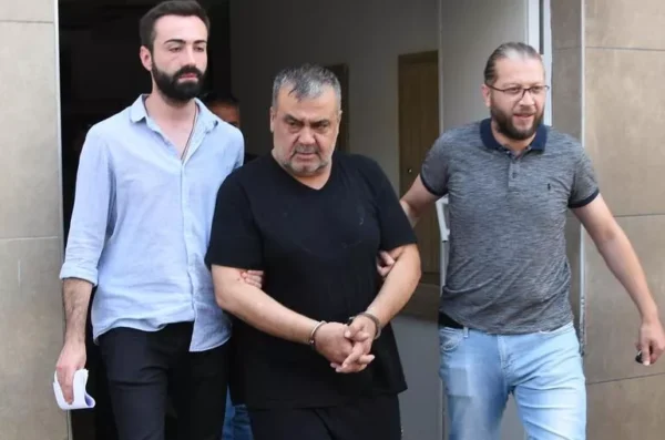 Şarkıcı Metin Işık’tan komşularına silahlı saldırı! Tüfekle kurşun yağdırdı