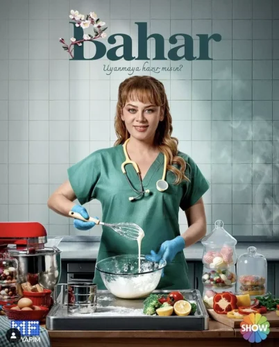 Demet Evgar, Bahar Dizi Setinde Kızının Kendisine Makyaj Yaptığı Tatlı Anları Paylaştı!