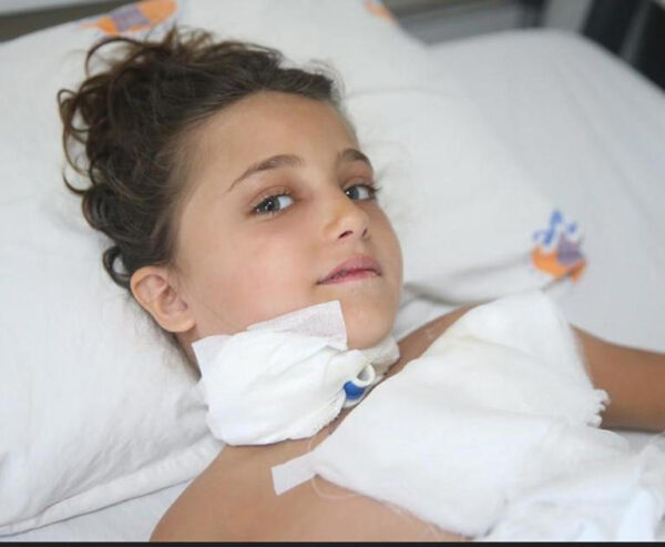Şah damarına 2 cm! 5 yaşındaki Rahif’in oynadığı oyun hayatının en zor ameliyatına soktu