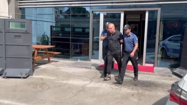 Marmaray’da babaya yumruklu saldırı! “Bir anlık heyecan” diyen saldırgan tutuklandı